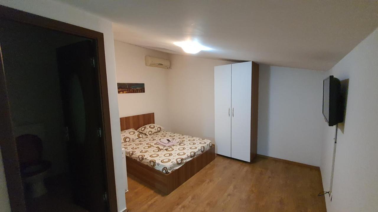 Pensiune Fundeni- Dragonul Rosu Bukurešť Exteriér fotografie